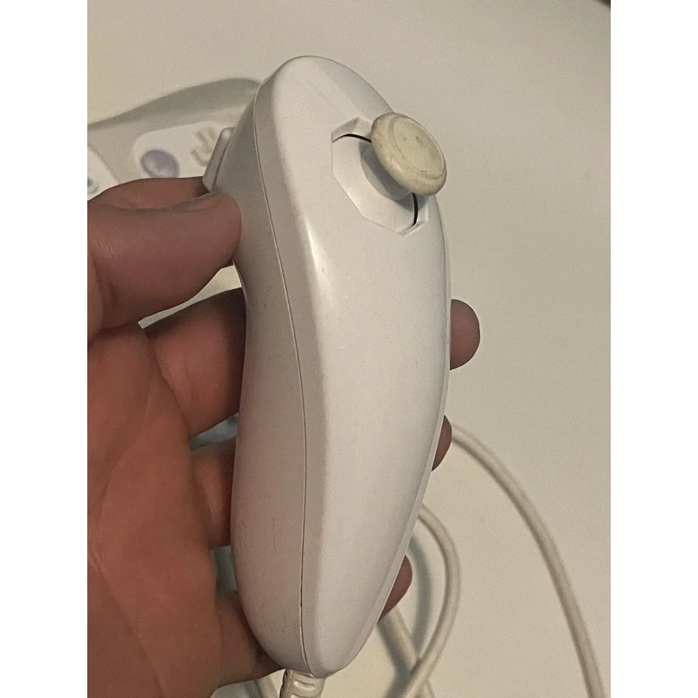 Nintendo Wii Remote Controller and Nunchuck.‎ Missing Battery Cover